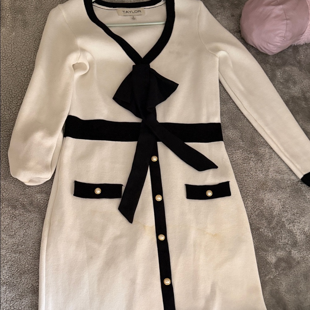 Taylor White and Black Long Sleeve Dress with Bow size m 20$